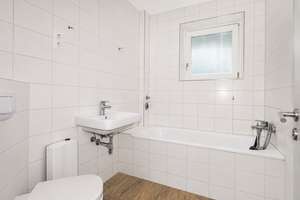 Modernisierte 4-Zimmer-Wohnung + Esszimmer, Westbalkon & neue Einbauküche in Poppenbüttel – 22395 Poppenbüttel, Hamburg – Vorschaubild 12