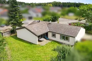 Viel, viel Haus fürs Geld! Und jede Menge Grün drum rum. – Calw (Kreis) – Vorschaubild 1