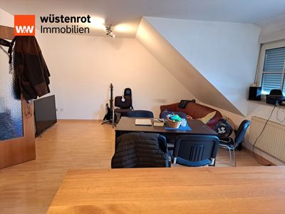 2-Zi.-DG-Wohnung in ruhiger Lage inkl. TG-Stellplatz
