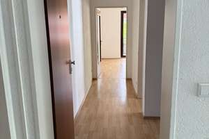  - PROVISIONSFREI - Schöne helle Wohnung-1,5 Zimmer-mit Kochnische-Bad-in zentraler Lage
