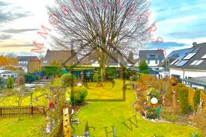 Charmantes Traumhaus, Fußbodenheizung, Kamin,harkähnlichen 884 m2 Grd, Garage, Carport, Gartenhaus, – Die vollständige Adresse der Immobilie erhältst du vom Anbieter., 40764 Langenfeld (Rheinland) – Vorschaubild 1
