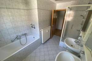 Frei ab 1.11.26  - Bad mit Wanne+Dusche+Fenster / Garage u.v.m. – Am Sportplatz 4, 9244 Lichtenau – Vorschaubild 5