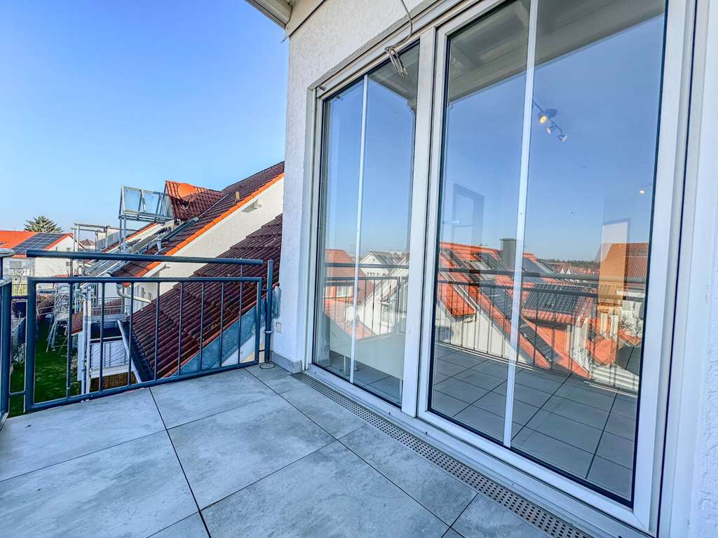 Immobilie in Forst - 2-Zimmer-Dachgeschosswohnung mit 2 Balkonen, Einbauküche, Keller und Stellplatz - Bild 4