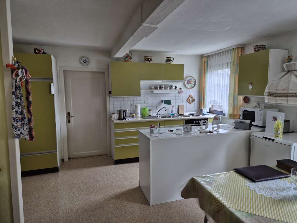 Immobilie in Steinau an der Straße - ++++CHARMANTES HAUS MIT GROSSEM GARTEN-PERFEKT ALS FERIENHAUS  PAARE ODER SINGLES++++ - Bild 3