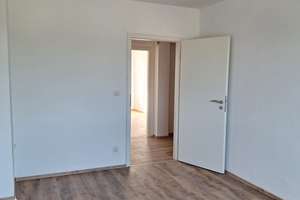 Frisch kernsanierte 3-Zimmer-Wohnung mit Einbauküche – Erstbezug nach Sanierung – Duisburger Str 209, 46049 Lirich-Nord, Oberhausen – Vorschaubild 7