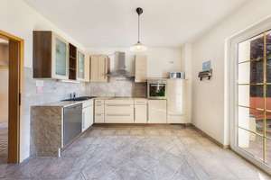 Einfamilienhaus in Kaulsdorf - Mit drei Bädern/WCs, Kamin, Garage, wohnlichem Souterrain – Die vollständige Adresse der Immobilie erhältst du vom Anbieter., 12621 Kaulsdorf, Berlin – Vorschaubild 8
