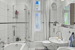 Bezugsfreie 4-Zimmer-Altbauwohnung mit Aufzug nahe Spree in Berlin - teilgewerbliche Nutzung möglich – Die vollständige Adresse der Immobilie erhältst du vom Anbieter., 10555 Moabit, Berlin – Vorschaubild 9