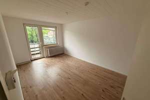 Frisch renovierte 2,5 Zimmerwohnung in top Lage - inkl. Balkon