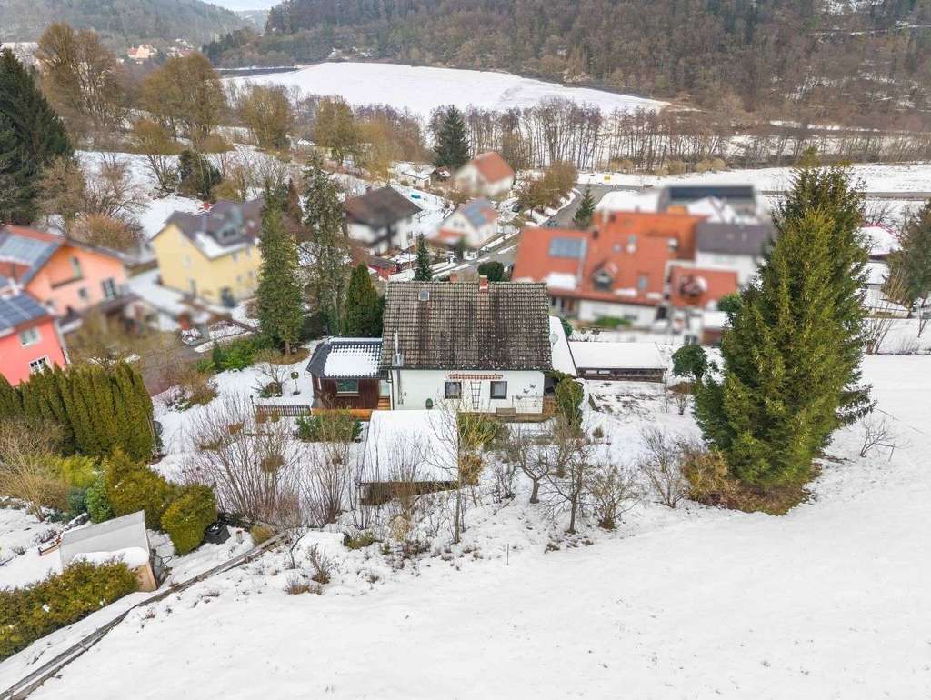 Immobilie in Nittendorf - Renovierungsbedürftiges Zweifamilienhaus in Nittendorf-Thumhausen zum Kauf! - Bild 2
