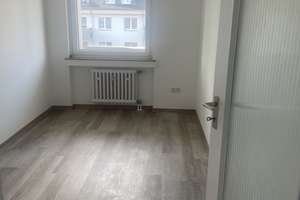 ruhige, sonnige 5-Zimmer-Wohnung mit Balkon in Köln- Rodenkirchen / Weiß – Die vollständige Adresse der Immobilie erhältst du vom Anbieter., 50999 Weiß, Köln – Vorschaubild 12