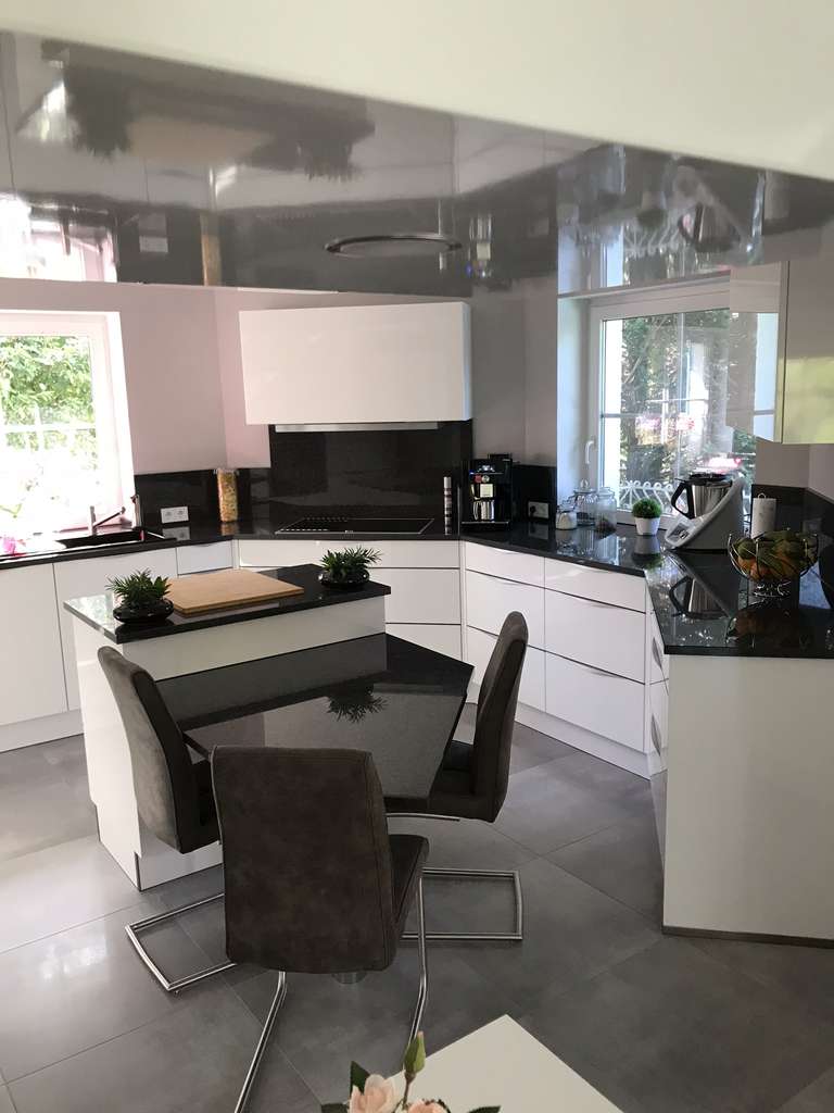 Immobilie in Lehre - Exklusives Traumhaus mit eingelassenem Pool und stilvoller Ausstattung - Bild 4