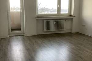***Renovierte und bezugsfertige 2-Zimmerwohnung im 5. OG mit Balkon im Herzen von Krefeld*** – Bahnstr. 50, 47799 Cracau, Krefeld – Vorschaubild 2