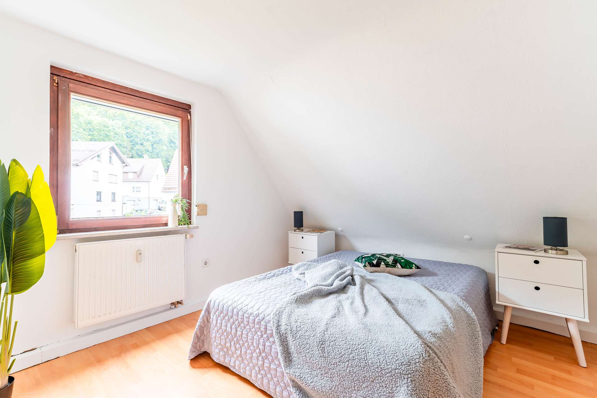 Immobilie in Oberkochen - INVESTPLUS – Modernisierte Renditeimmobilie mit fünf gepflegten Wohnungen in Oberkochen - Bild 1