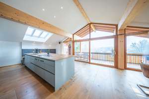 Exklusives Mehrgenerationenhaus mit einzigartigem Bergpanorama und hochwertiger Ausstattung  – Die vollständige Adresse der Immobilie erhältst du vom Anbieter., 83075 Bad Feilnbach – Vorschaubild 4