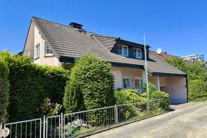 Einfamilienhaus in ruhiger und idyllischer Lage
- Ein Zuhause mit Herz in bester Lage von Rodgau - – Die vollständige Adresse der Immobilie erhältst du vom Anbieter., 63110 Rodgau – Vorschaubild 3