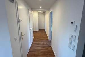 Mit Traumküche & Stil: frisch sanierte Dachgeschosswohnung – Mahlenburger Weg 37, 44309 Brackel (Ortsteil), Dortmund – Vorschaubild 4
