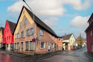 Viel Raum für Familie, Selbstständigkeit oder kreative Wohnideen - großes Wohnhaus mit Scheune – Die vollständige Adresse der Immobilie erhältst du vom Anbieter., 91452 Wilhermsdorf – Vorschaubild 1