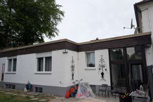 Stilvoll modernisierter Bungalow in Augsburg mit Garten und großer Nutzfläche – Die vollständige Adresse der Immobilie erhältst du vom Anbieter., 86156 Kriegshaber, Augsburg – Vorschaubild 2