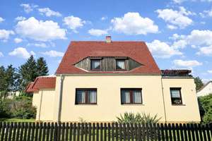 *sehr schönes Haus in grüner Bestlage von Dresden-Lockwitz* – Die vollständige Adresse der Immobilie erhältst du vom Anbieter., 1257 Lockwitz, Dresden – Vorschaubild 1