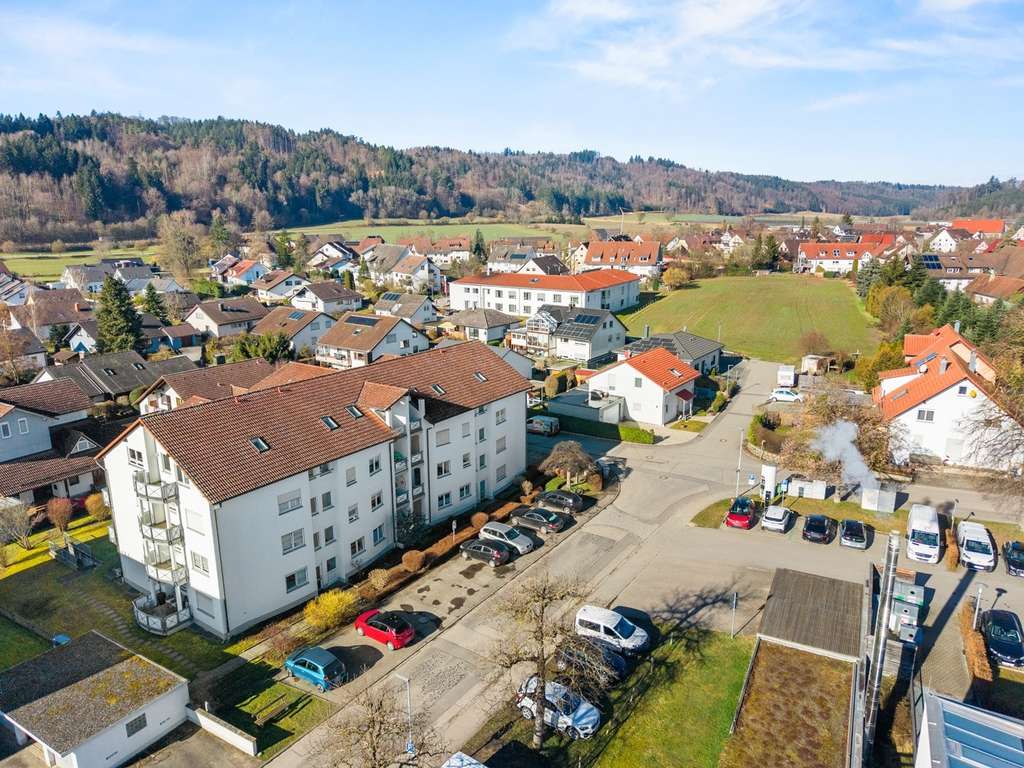 Immobilie in Owingen - Kompaktes 1-Zimmer-Appartement mit Balkon und Stellplatz im Doppelparker - Bild 1
