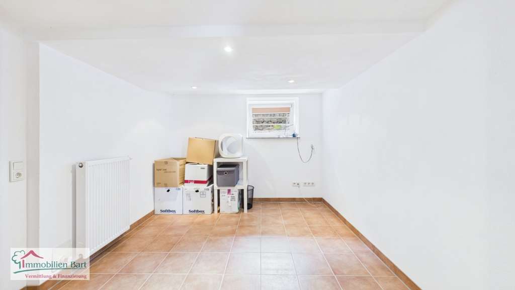 Immobilie in Wadern - GEFLEGTES ANWESEN MIT POOL AUF 30 AR IN TOP WOHNLAGE! - Bild 3