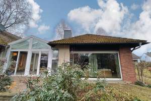 Traum vom Wohnen auf einer Ebene – Bungalow mit Gestaltungsspielraum – Die vollständige Adresse der Immobilie erhältst du vom Anbieter., 38723 Seesen – Vorschaubild 1