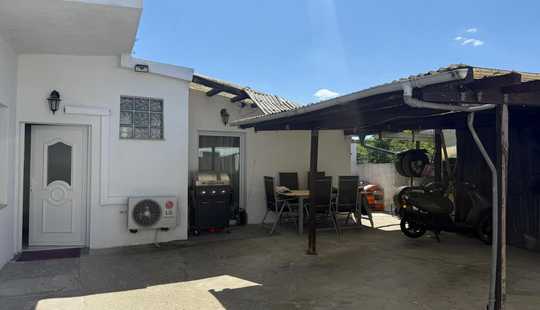 Bild von Zwei modernisierte Bungalows auf einem Grundstück in Mainz-Mombach