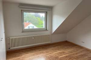 Großzügige Maisonette mit 148 m² | 2 Tageslichtbäder en suite | Südbalkon | Klimaanlage | von privat – Die vollständige Adresse der Immobilie erhältst du vom Anbieter., 40474 Lohausen, Düsseldorf – Vorschaubild 5