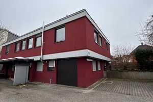 Großzügiges Wohnhaus mit integrierter Arztpraxis – 300 m² Wohn- und Nutzfläche in Trostberg. – Pallinger Straße 17, 83308 Traunstein (Kreis) – Vorschaubild 2