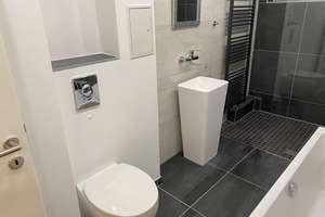 Moderne 2-Zimmer-Wohnung mit 75 m² in zentraler Lage in Karlsruhe – Die vollständige Adresse der Immobilie erhältst du vom Anbieter., 76133 Südweststadt, Karlsruhe – Vorschaubild 3