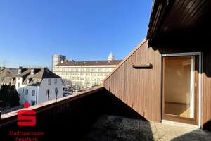 großzügige 3-Zimmer-Dachgeschosswohnung mit Terrasse