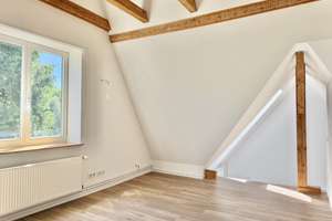 Charmantes Haus mit traumhaftem Garten, sonniger Terrasse und Doppelgarage – Die vollständige Adresse der Immobilie erhältst du vom Anbieter., 22359 Volksdorf, Hamburg – Vorschaubild 22