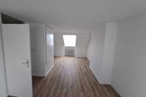Reihenendhaus mit Garage in München-Pasing zu vermieten – München – Vorschaubild 1