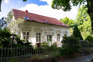 Zuhause mit viel Platz in einer Villa in Berlin-Britz