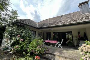 Eine zeitlose Wohnimmobilie in Bergneustadt mit viel Platz und Privatsphäre – Die vollständige Adresse der Immobilie erhältst du vom Anbieter., 51702 Bergneustadt – Vorschaubild 2