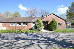 Stilvoll erweiterter Bungalow - viel Platz, viel Licht, viel Lebensqualität