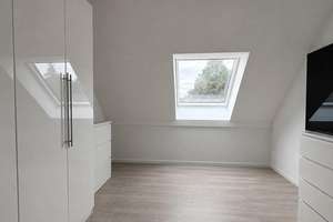 Moderne 4-Zimmer-Dachgeschosswohnung mit Loggia, TG-Stellplatz & Wallbox - Energieklasse A+ – Spessartstraße 36, 63128 Dietzenbach – Vorschaubild 11