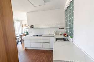Großzügige 3-Zimmer-Wohnung mit modernem Wohnkomfort in zentraler Lage – Die vollständige Adresse der Immobilie erhältst du vom Anbieter., 80686 Land in Sonne, München – Vorschaubild 4