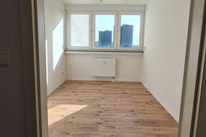 Helle 3-Zimmer Wohnung im 8. OG mit Balkon in Mannheim-Vogelstang – Brandenburger Straße 40, 68309 Vogelstang, Mannheim – Vorschaubild 1