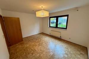 Wohnen mit Weitblick: neue Bäder, Garten, Kamin, PV und Garage – Heuweg 14, 90530 Wendelstein – Vorschaubild 8