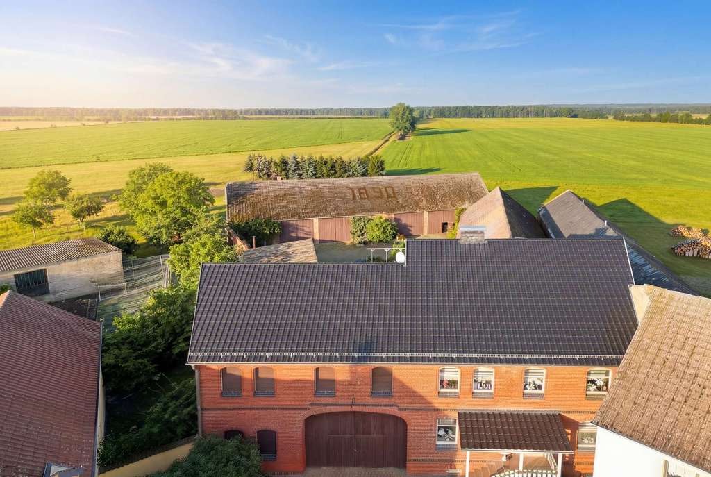 Immobilie in Jessen (Elster) - Vierseitenhof! Modernes Wohnhaus, Scheune, Nebengebäude in wundervoller Lage bei Jessen (Elster) - Bild 0