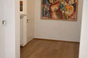 Elegante, lichtdurchflutete 3-Zimmer-Wohnung mit Balkon im Herzogpark, hochwertig teilmöbliert  – Pienzenauerstraße 30A, 81925 Herzogpark, München – Vorschaubild 5