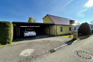 Top-sanierte Doppelhaushälfte in ruhiger Lage mit EBK, Ankleidez., Terrassen, Doppelcarport & Garage