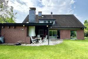 Freistehendes Einfamilienhaus mit Doppelgarage auf großzügigem Grundstück in etablierter Villenlage – Duisburg – Vorschaubild 2