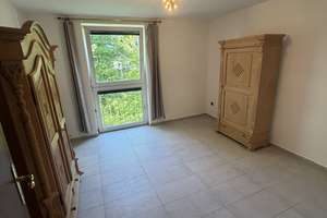 Sehr gepflegte, schöne, 2,5-Zimmer-Wohnung mit Garage inMünchen Solln – Die vollständige Adresse der Immobilie erhältst du vom Anbieter., 81477 Solln, München – Vorschaubild 2