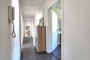 Modernisiertes Zweifamilienhaus mit 3 Garagen in Kirchditmold – Die vollständige Adresse der Immobilie erhältst du vom Anbieter., 34130 Kirchditmold, Kassel – Vorschaubild 13