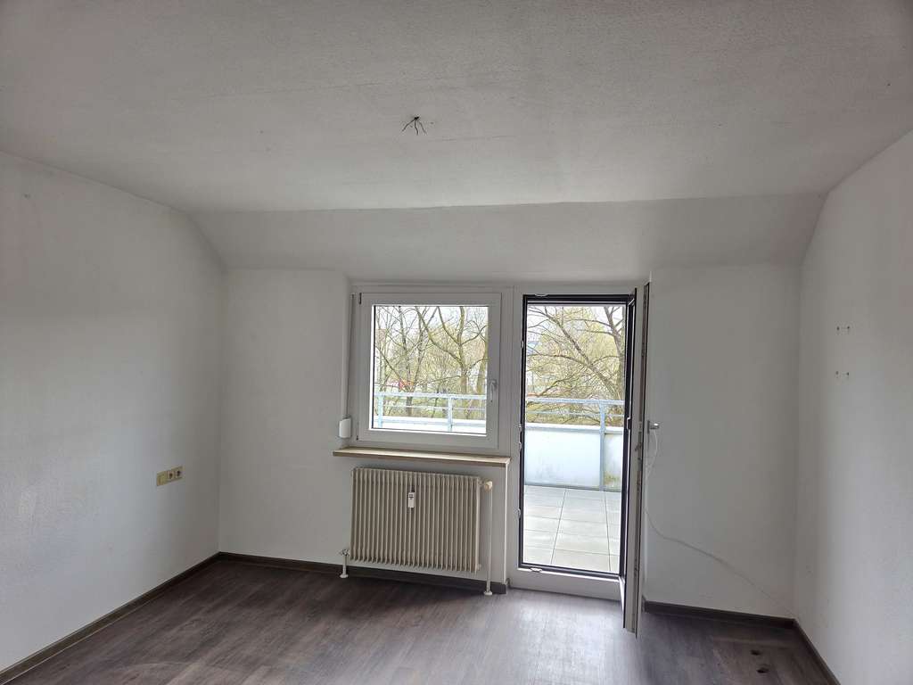 Immobilie in Schorndorf - 3,5 Zimmerwohnung mit Aussicht über Schorndorf- Ideal für Einsteiger! - Bild 3