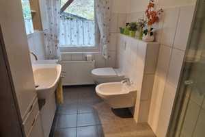 Großzügiges und gepflegtes Einfamilienhaus mit Garten und 2 Garagen in schöner Lage von Weitefeld! – Altenkirchen (Westerwald) (Kreis) – Vorschaubild 6