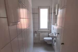 Schöne, helle 3-Zimmer-Wohnung mit überdachtem Balkon und Garage  in Wiesbaden Sonnenberg – Danziger Str. 76, 65191 Sonnenberg, Wiesbaden – Vorschaubild 8