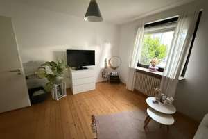 Ruhig gelegene 2-Zimmerwohnung mit tollem Balkon ins Grüne